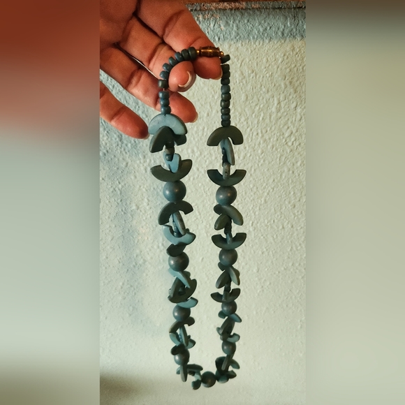 Wooden necklace/turquoise.  Unique shapes, lightweight. 11" from top to bottom - Picture 5 of 5